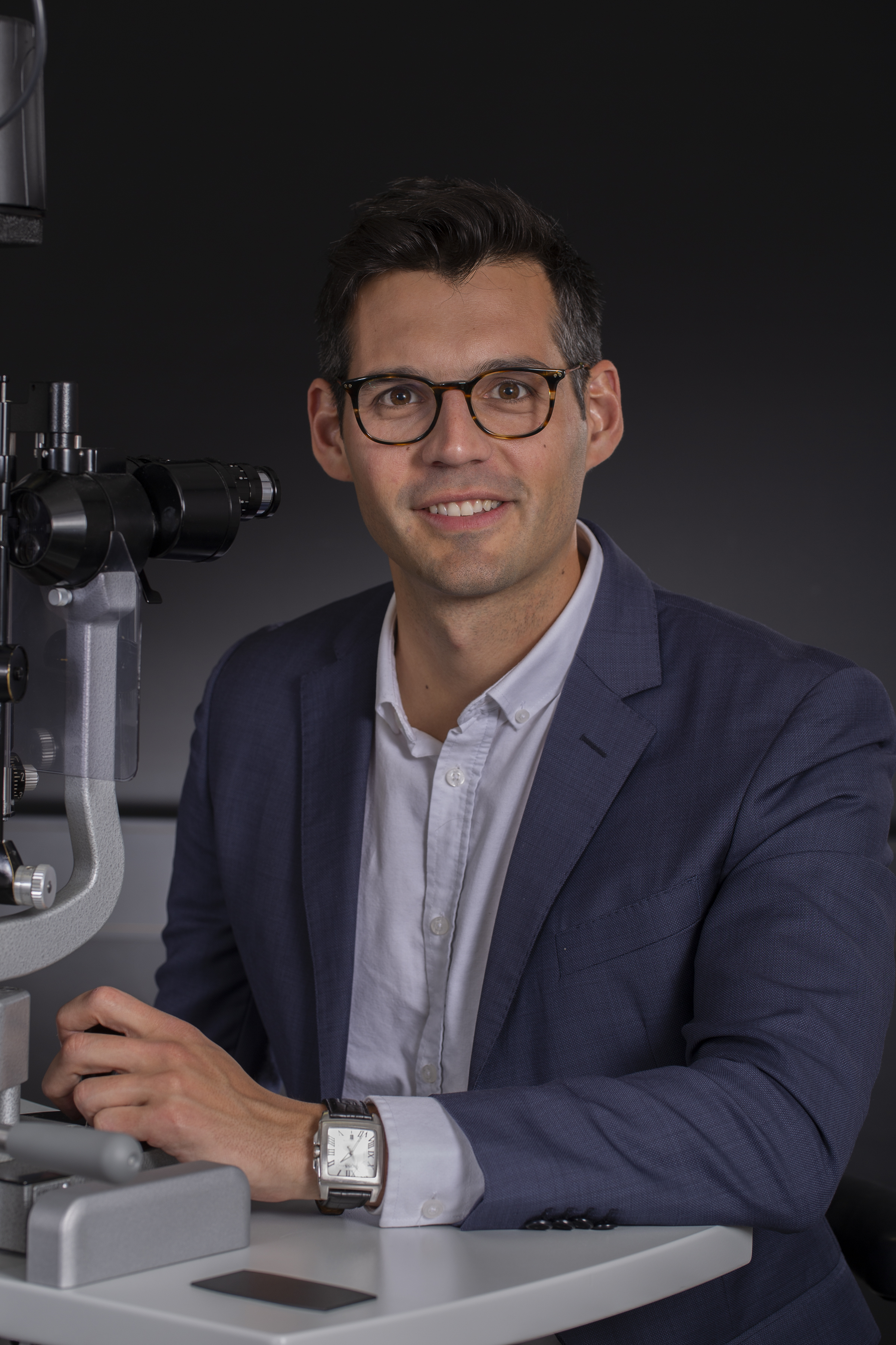 Headshot of Dr Bernardo Soares